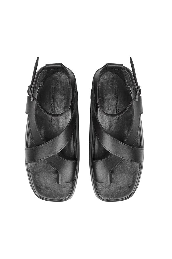 Siyah Çapraz Bantlı Sportif Taban Deri Sandalet
