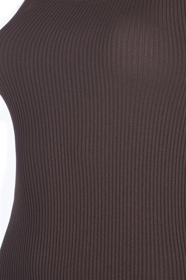 Kahverengi Sırt Detaylı Ribli Triko Elbise