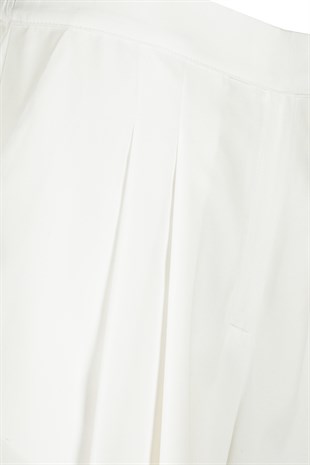 Kırık Beyaz Pensli Arkası Lastikli Bol Pantolon