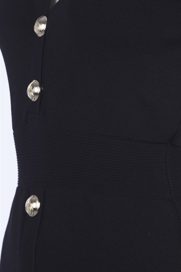 Siyah Düğme Detaylı Vatkalı Triko Elbise