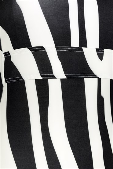 Zebra Desen Asimetrik Yaka Mayo